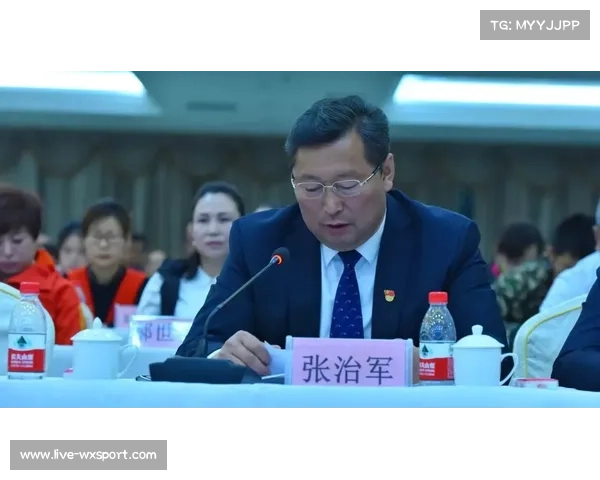 冰雪冠军单兆鉴出席阿勒泰社区冰雪文化展厅